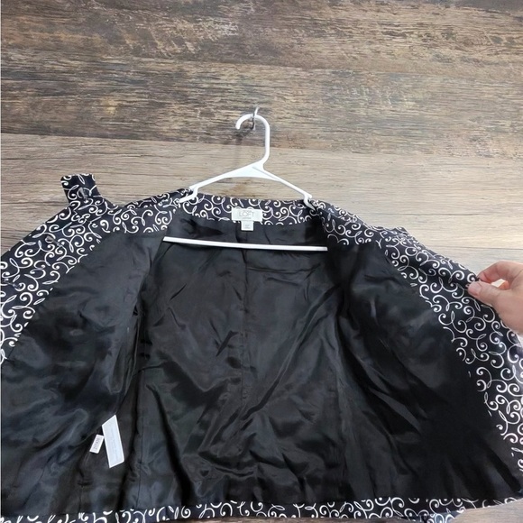 LOFT Black and White Swirl Blazer - Picture 4 of 11
